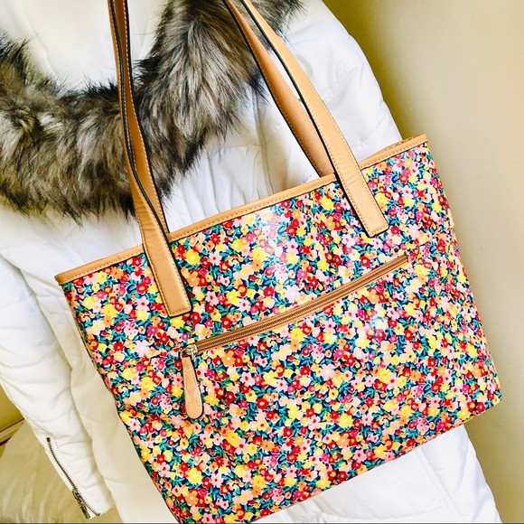 Giani Bernini Handbags - GIANI BERNINI⚡️Beautiful Multi Floral Tote